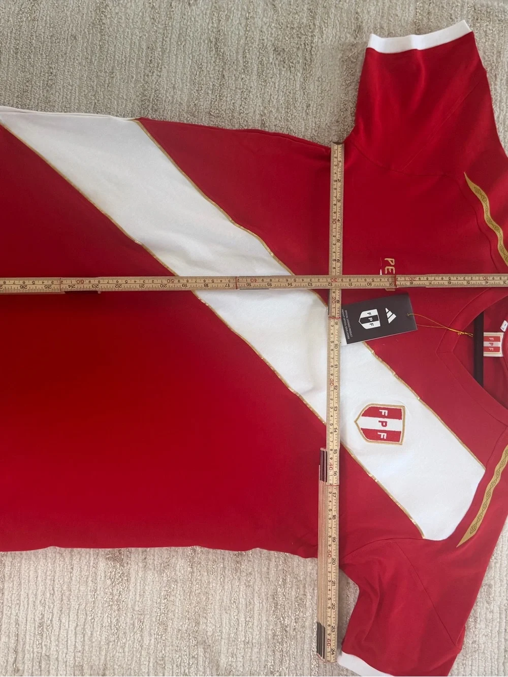 Jersey adidas, Red and White Peru Football Soccer Jersey with Gold Trim.